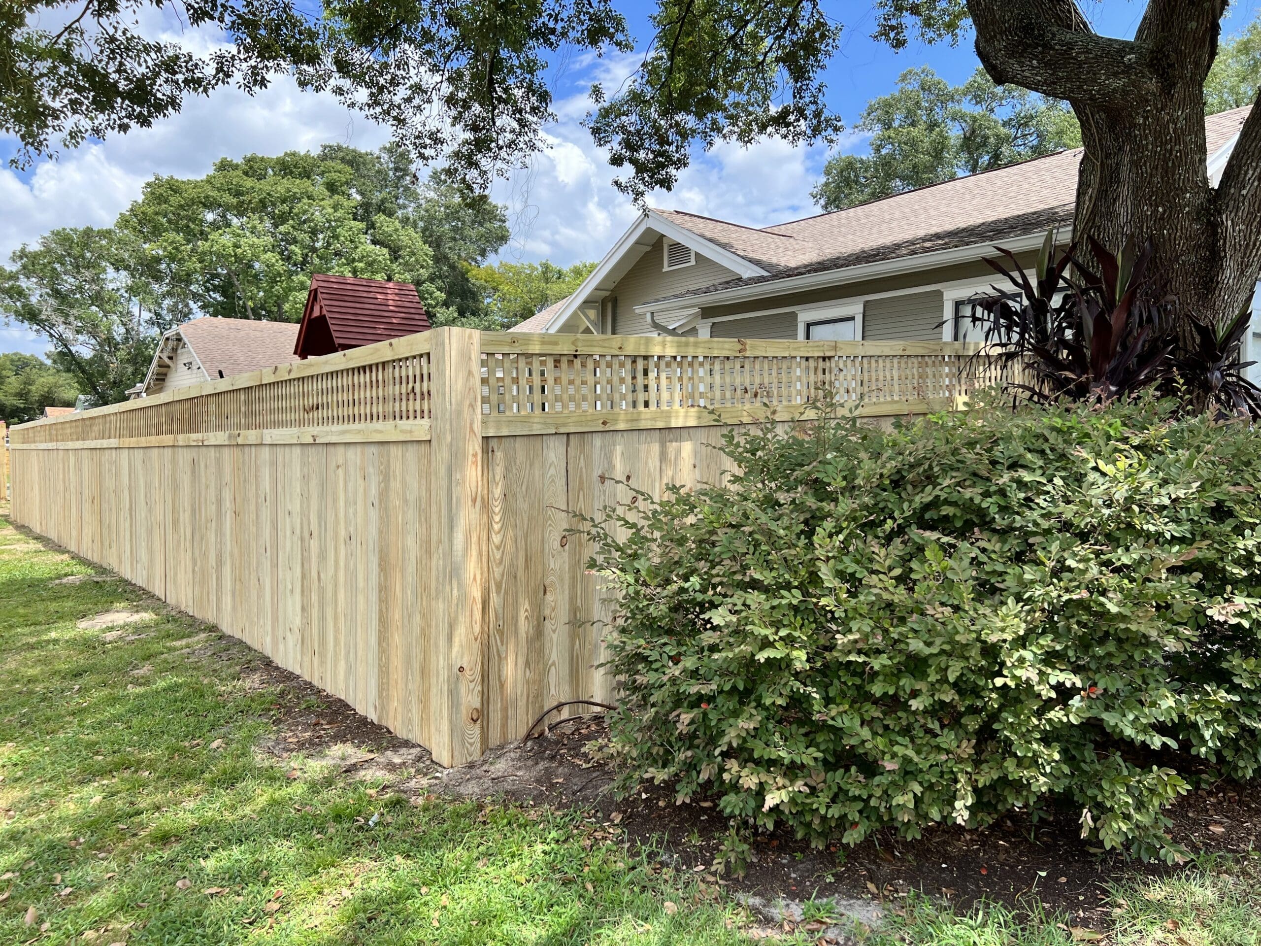 wooden fence builder